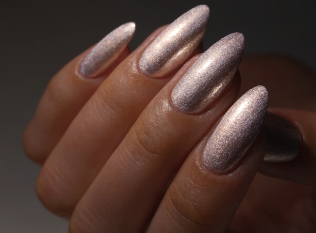 velvet-cat-eye-nails