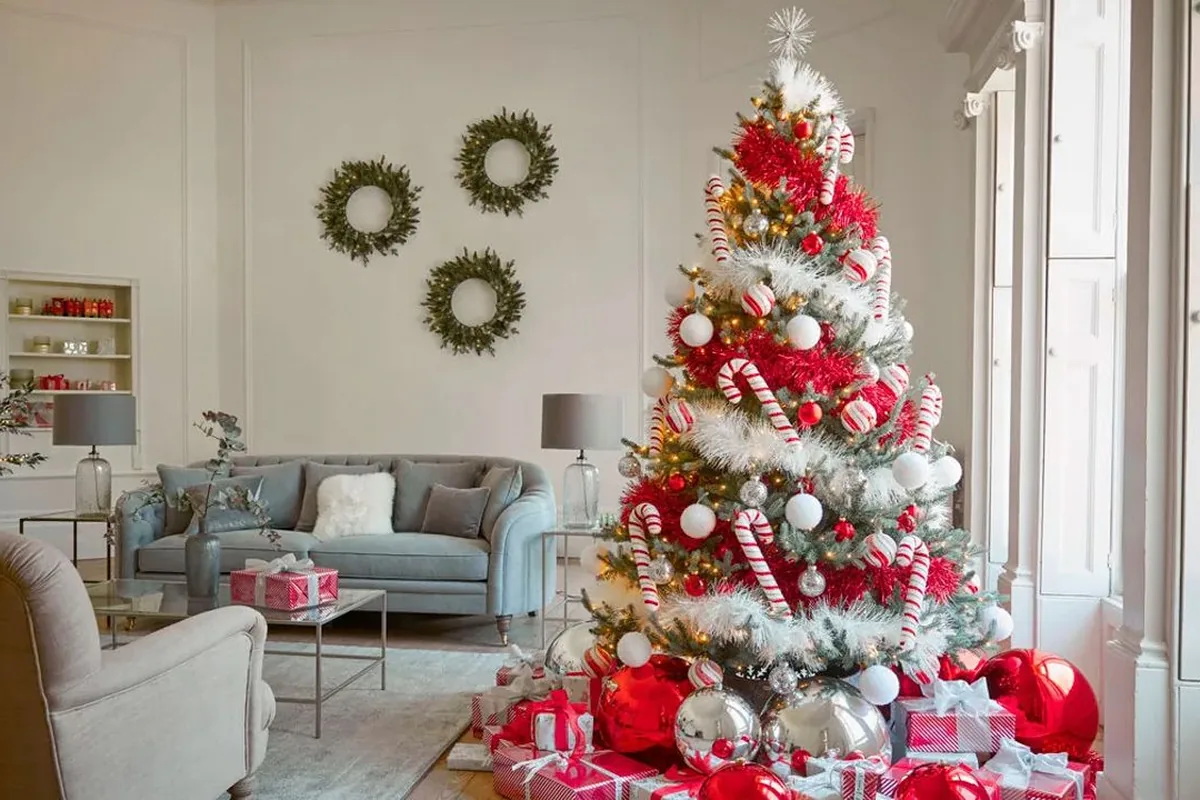 20 90s Christmas Decor Ideas To Try This Year