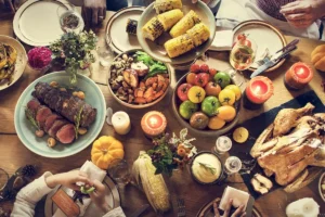 21 Thanksgiving Table Decor Ideas To Try This Year