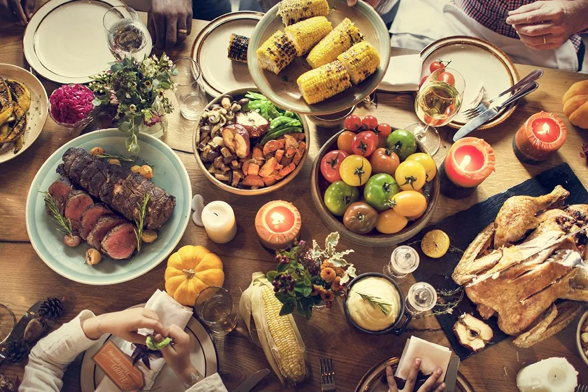 21 Thanksgiving Table Decor Ideas To Try This Year