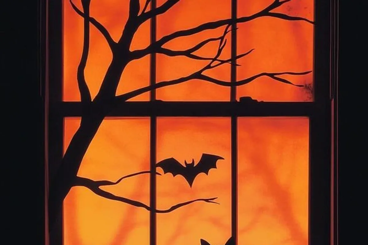 23 Halloween Window Decor Ideas To Try This Year - idea 1