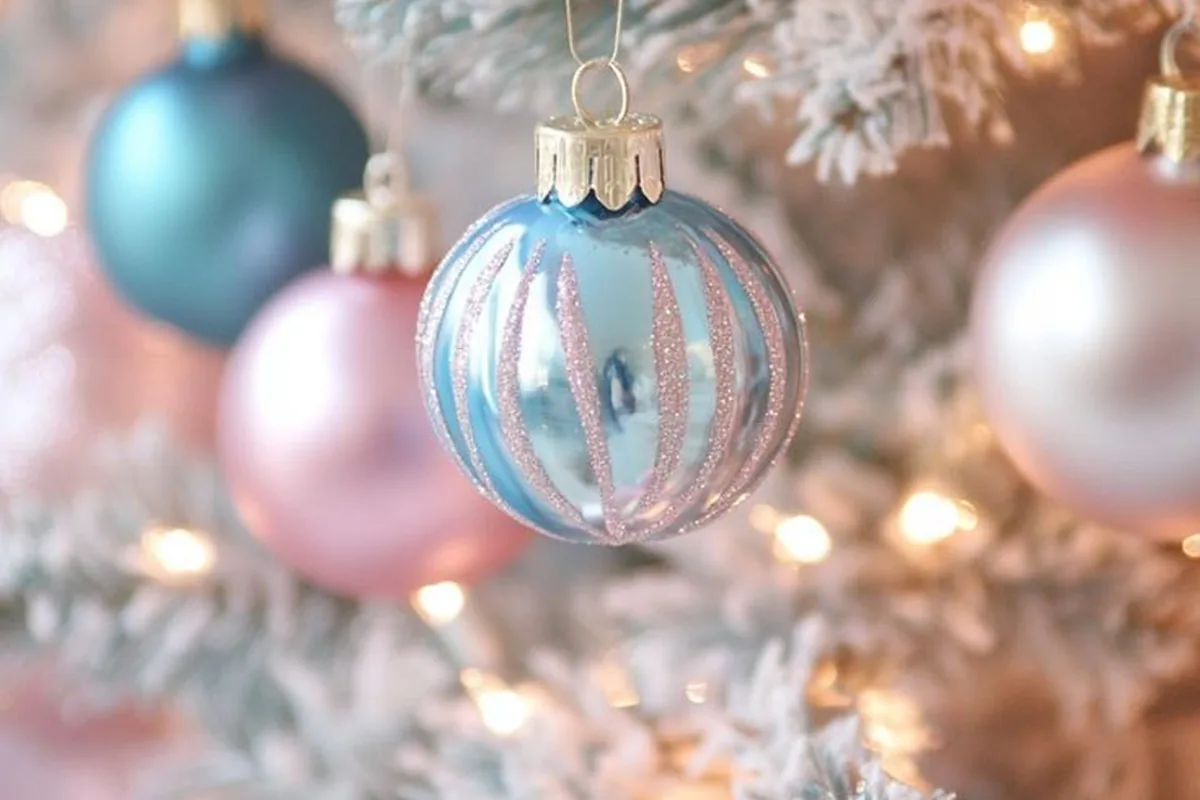 29 Christmas Tree Ideas For 2026 To Try This Year - idea 4