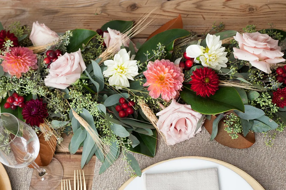 21 Thanksgiving Table Decor Ideas To Try This Year - idea 5