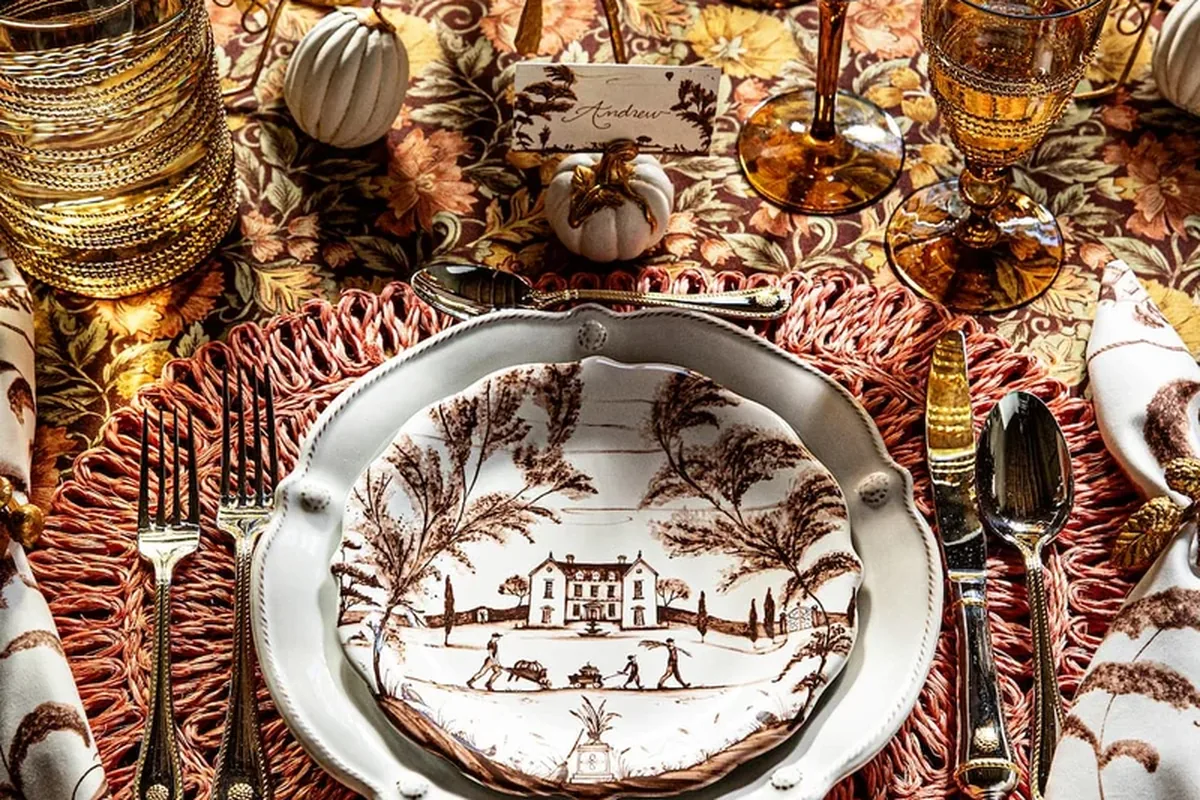 21 Thanksgiving Table Decor Ideas To Try This Year - idea 8