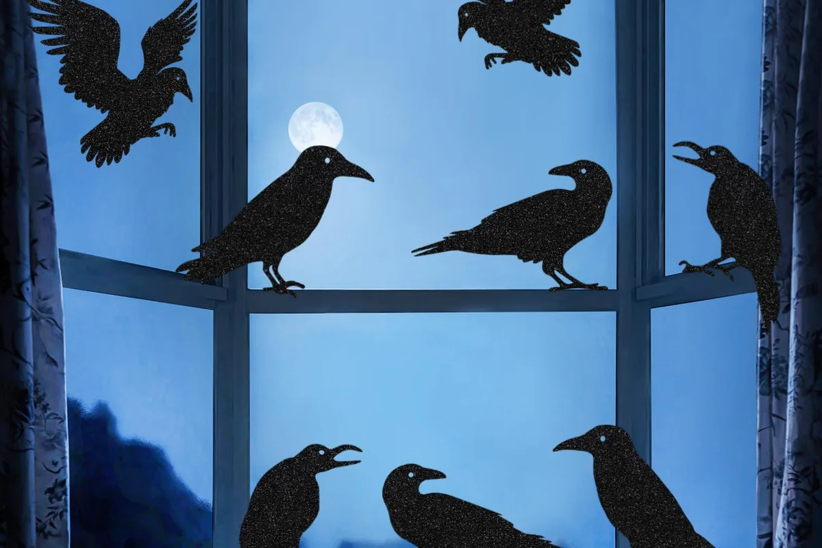23 Halloween Window Decor Ideas To Try This Year - idea 9