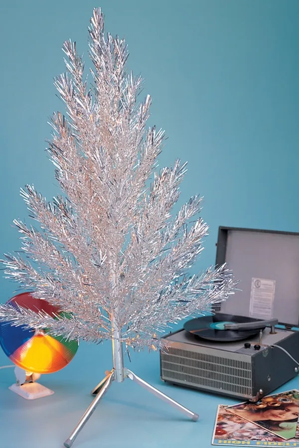 90s christmas decor idea 9