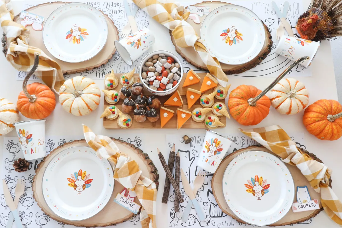21 Thanksgiving Table Decor Ideas To Try This Year - idea 10
