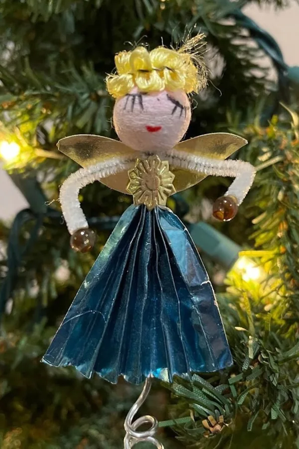 90s christmas decor idea 10