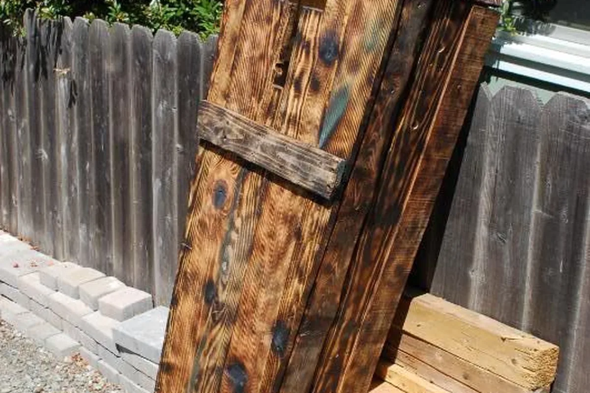 27 Easy DIY Outdoor Halloween Decorations To Try This Year - idea 10