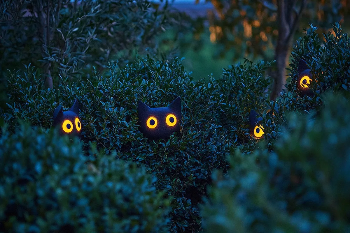 27 Easy DIY Outdoor Halloween Decorations To Try This Year - idea 11