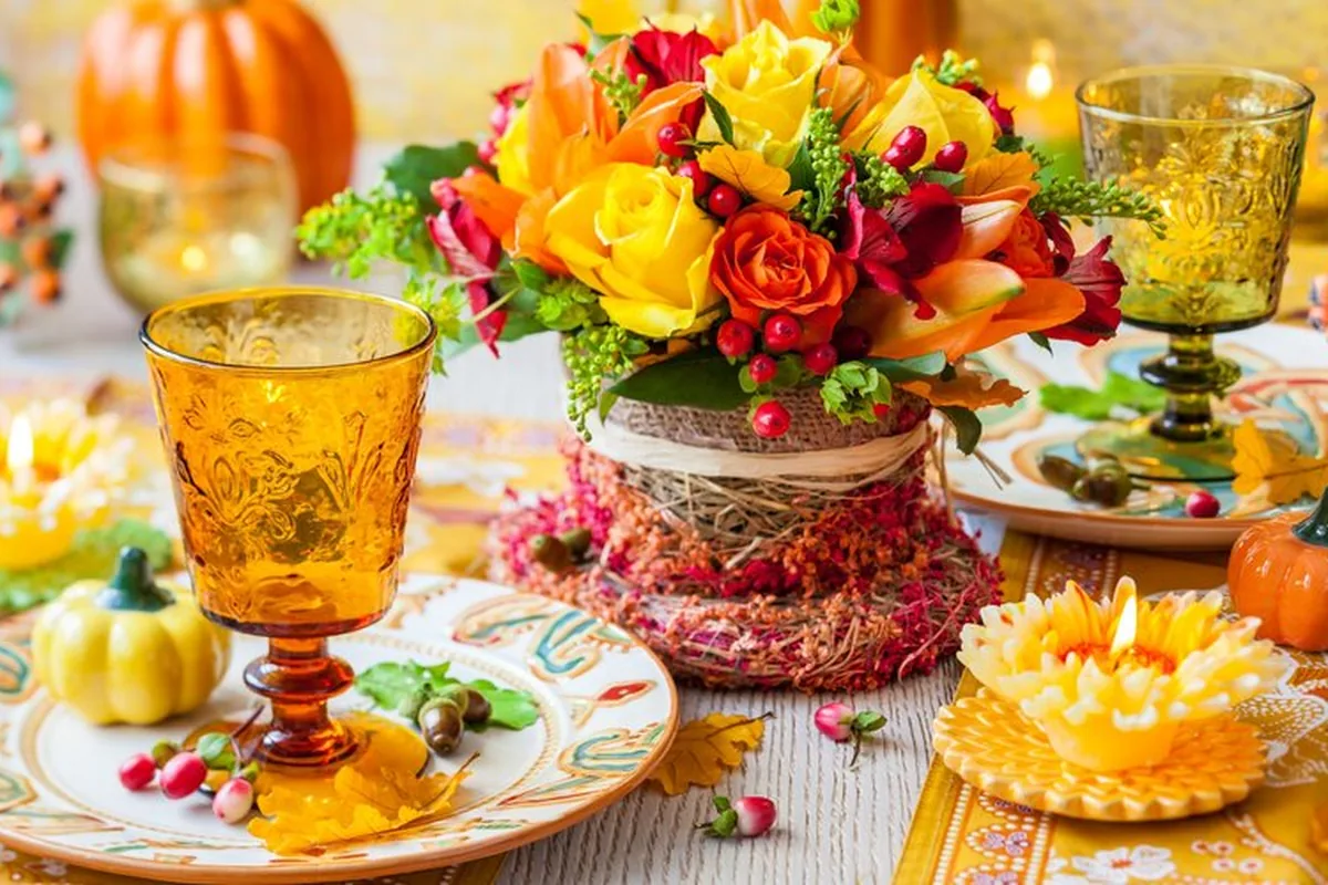 21 Thanksgiving Table Decor Ideas To Try This Year - idea 14