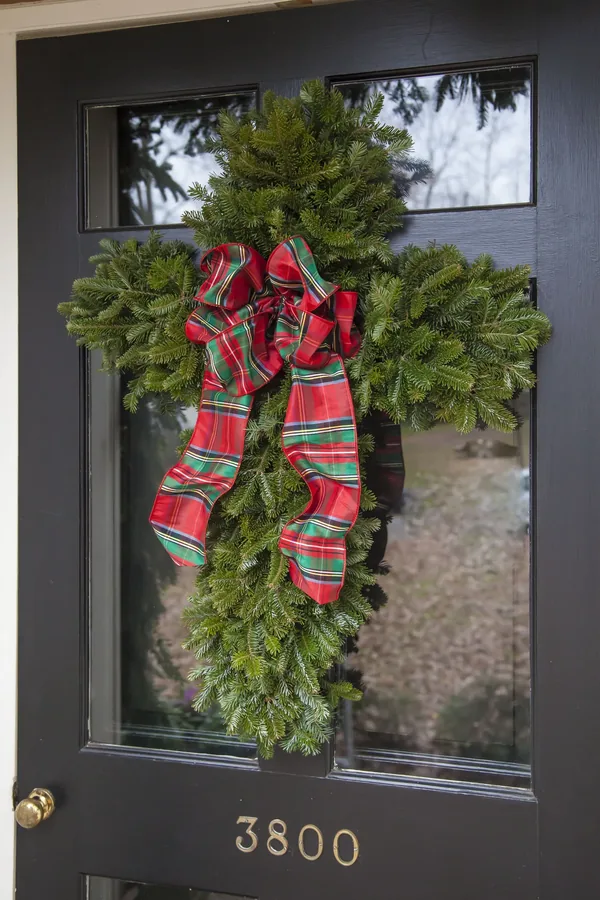 christmas door decorating contest idea 20