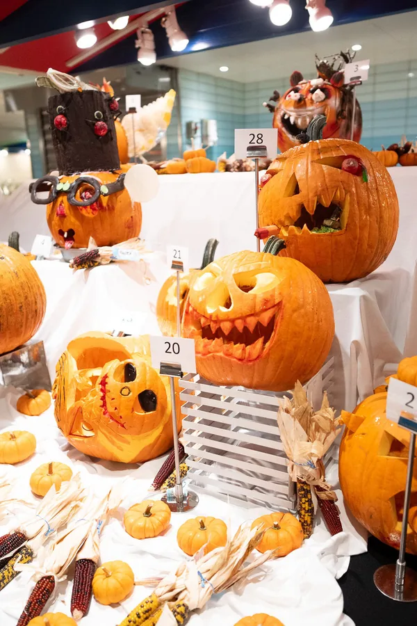 office halloween decorations idea 21