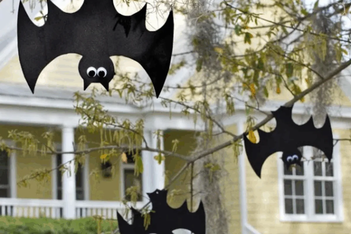 27 Easy DIY Outdoor Halloween Decorations To Try This Year - idea 22